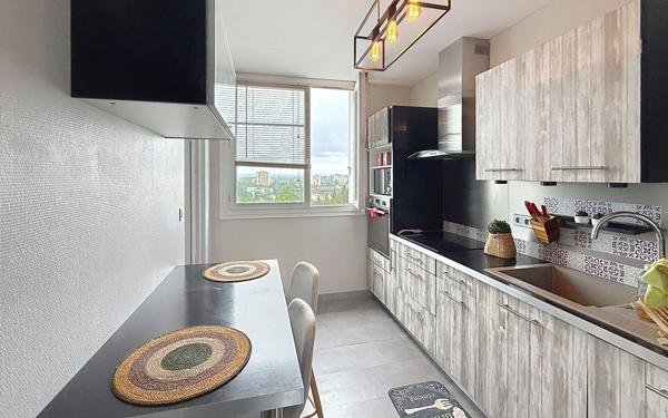 Appartement à vendre    5 pièces • 90 m2 Pau