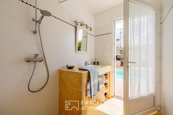 Villa avec piscine dans un écrin paysager