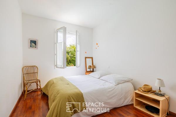 Villa avec piscine dans un écrin paysager