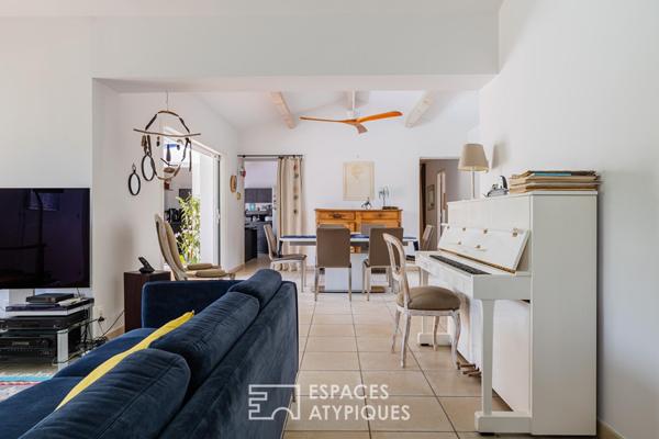 Villa avec piscine dans un écrin paysager