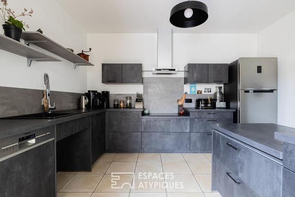 Villa avec piscine dans un écrin paysager