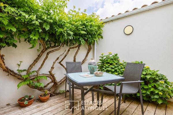 Villa avec piscine dans un écrin paysager