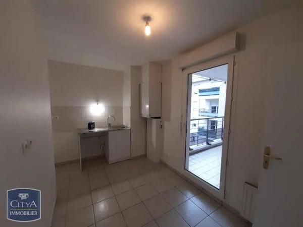 Appartement à louer 3 pièces 66.65m² Vénissieux (69200)