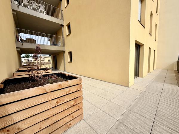 Appartement
         4 pièces
        - 106 m² 355 000 € *