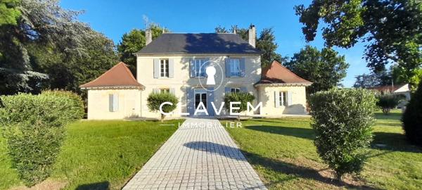 MANOIR EN PIERRE 10 PIECES