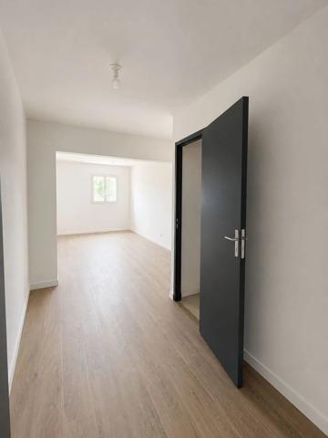 Location                                                      Appartement
                        
                     1 pièces                      35 m2                     à Saint-Quentin