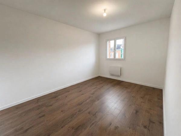 Location                                                      Appartement
                        
                     1 pièces                      35 m2                     à Saint-Quentin
