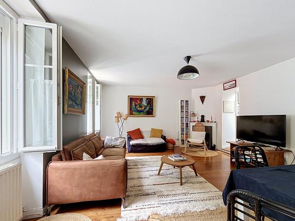 Maison 5 pièces 3 chambres  Secteur Zola à Nantes avec joli jardin au calme.