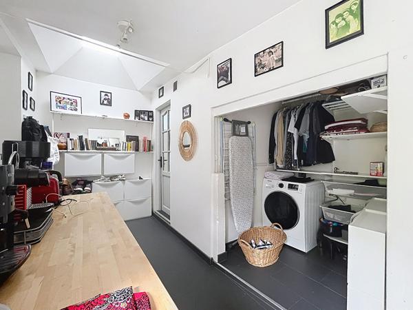 Maison 5 pièces 3 chambres  Secteur Zola à Nantes avec joli jardin au calme.