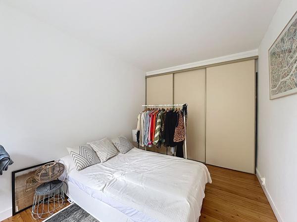 Maison 5 pièces 3 chambres  Secteur Zola à Nantes avec joli jardin au calme.