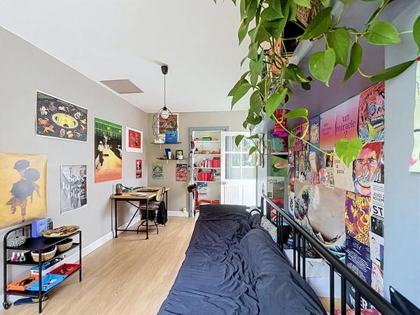 Maison 5 pièces 3 chambres  Secteur Zola à Nantes avec joli jardin au calme.