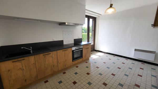 APPARTEMENT AVEC 2 CHAMBRES TERRASSE ET PLACE DE PARKING