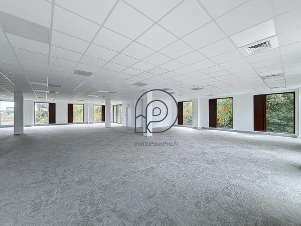 Bureaux neufs avec terrasses et parkings à vendre – Emplacement stratégique à Anzin