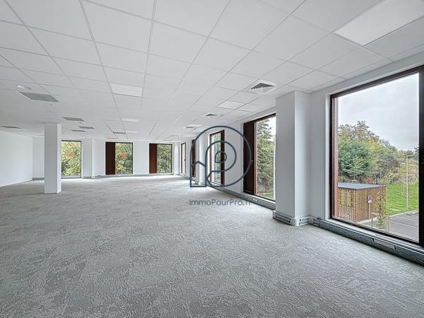 Bureaux neufs avec terrasses et parkings à vendre – Emplacement stratégique à Anzin