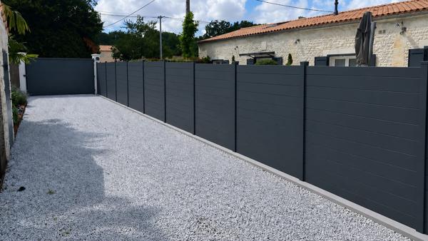 Maison de 62m2 à finir sur terrain arboré et paysagé