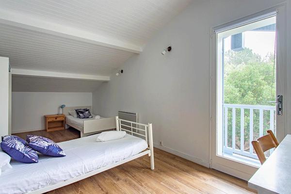 Cap Ferret, Dune de L’Herbe, ravissante villa de 132 m2 (5 chambres), nichée dans un écrin de verdure