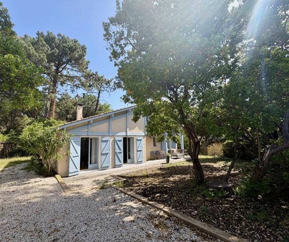 Cap Ferret, Dune de L’Herbe, ravissante villa de 132 m2 (5 chambres), nichée dans un écrin de verdure