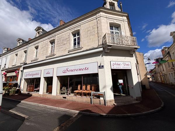 LOCAL COMMERCIAL 144 m² EN PLEIN CENTRE DU LUDE
