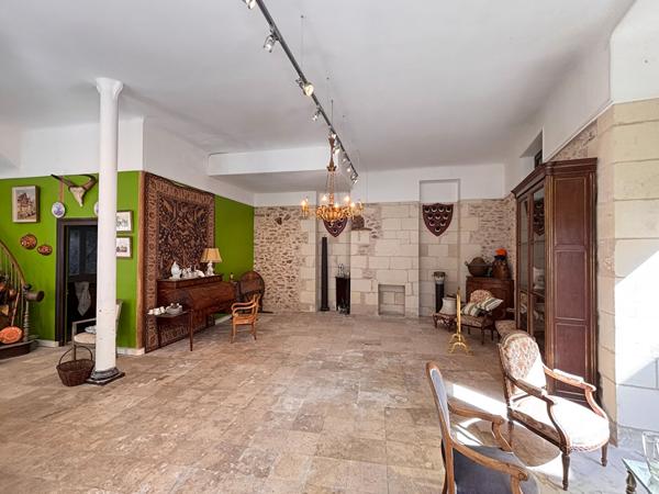 LOCAL COMMERCIAL 144 m² EN PLEIN CENTRE DU LUDE