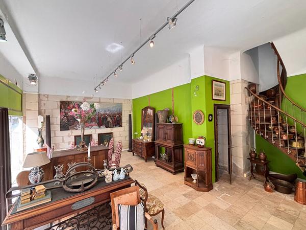 LOCAL COMMERCIAL 144 m² EN PLEIN CENTRE DU LUDE
