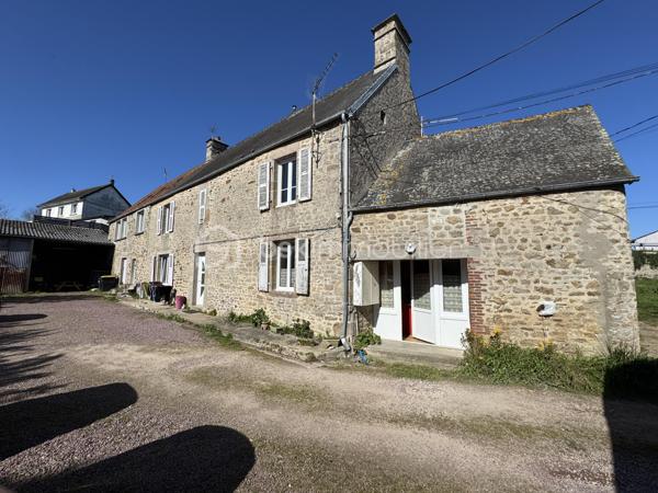 IMMEUBLE DE RAPPORT RENTABLE À QUETTEHOU - 4 APPARTEMENTS / AU PIED DES COMMODITÉS ET PROCHE DE LA MER 

Vous souhaitez investir sereinement ? Je vous propose cet immeuble de rapport idéalement situé à QUETTEHOU et affichant aujourd'hui une bonne rentabilité.
Très proche des commodités, cette longère édifiée sur une parcelle d'un peu plus de 1700m² se compose de 4 appartements :

1°) Un appartement à l'entrée de la cour comprenant :
- Au rez-de-chaussée : séjour, cuisine, salle d'eau avec w.c, débarras.
- À l'étage : un dégagement, une chambre.
Loué 421€ CC - Travaux à prévoir : Isolation, salle d'eau, embellissement.

2°) Un appartement au fond de la cour comprenant :
- Au rez-de-chaussée : entrée, séjour, cuisine, salle d'eau avec w.c.
- À l'étage : un dégagement, deux chambres.
Loué 630€ CC - Travaux à prévoir : isolation, embellissement.

3°) Un appartement situé à l'entresol comprenant :
- Au rez-de-jardin : séjour-cuisine, une chambre, salle d'eau avec w.c.
- À l'étage : trois greniers isolés et exploitables.
Cellier à l'extérieur + jardin.
Libre d'occupation (anciennement loué 344€ CC) - Travaux à prévoir : isolation, embellissement.

4°) Un appartement situé en hauteur, comprenant :
- Au rez-de-jardin : entrée, cuisine, séjour, une chambre, salle d'eau avec w.c,
débarras.
- À l'étage : un dégagement, 2 chambres.
Jardin à l'extérieur.
Loué 590€ CC - Totalement rénové, pas de travaux à prévoir.

Total : 1985€ CC.

Une cour commune est présente à l'extérieur pour l'intégralité des 4 appartements.

Informations utiles : doubles vitrages PVC, VMC simple flux, tout à l'égout, fibre raccordée, radiateurs électriques.
Taxe foncière : 1700€.