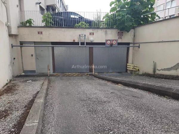 Vente                                                      Garage
                        
                                         15 m2                     à Colmar