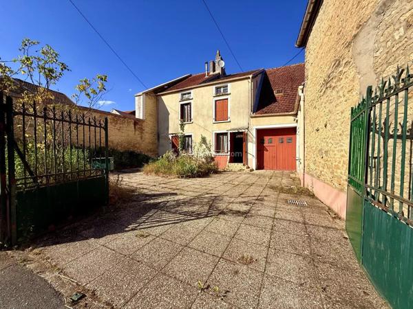 Vente                                                      Maison de village
                        
                     7 pièces                      202 m2                     à Andelot-Blancheville