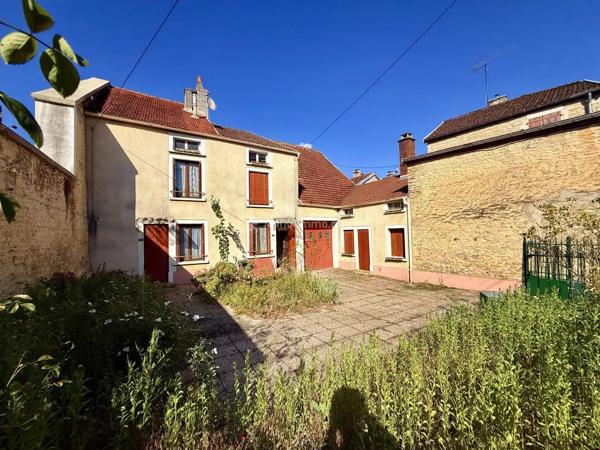 Vente                                                      Maison de village
                        
                     7 pièces                      202 m2                     à Andelot-Blancheville