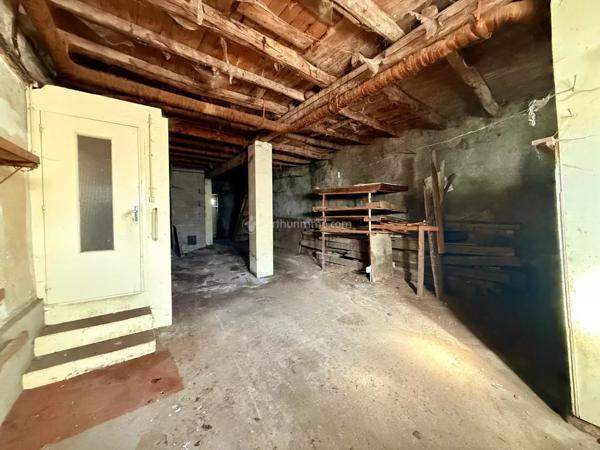 Vente                                                      Maison de village
                        
                     7 pièces                      202 m2                     à Andelot-Blancheville