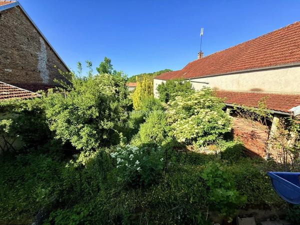 Vente                                                      Maison de village
                        
                     7 pièces                      202 m2                     à Andelot-Blancheville