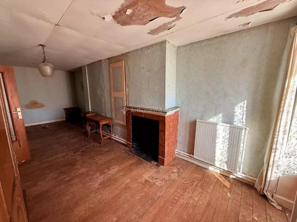 Vente                                                      Maison de village
                        
                     7 pièces                      202 m2                     à Andelot-Blancheville