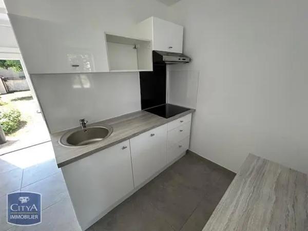 Maison à louer 2 pièces 42.75m² Mehun-sur-Yèvre (18500)