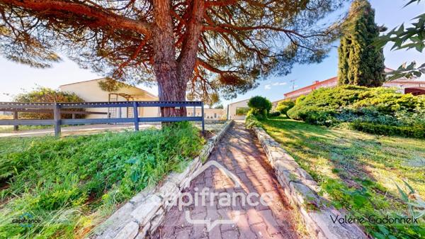 À VENDRE – Ensemble immobilier 770m2 sur 5650m2 de terrain, Sainte-Soulle - La Rochelle (17)