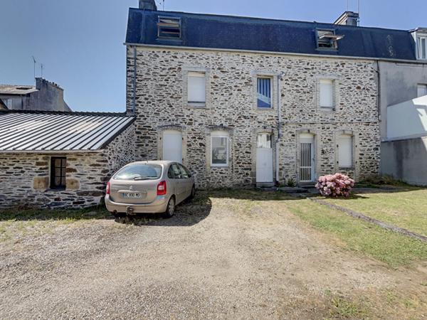 LANDERNEAU - Studio rénové en centre ville