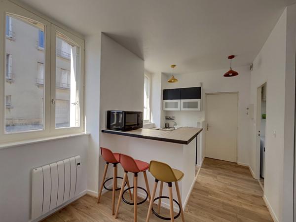 LANDERNEAU - Studio rénové en centre ville