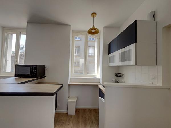LANDERNEAU - Studio rénové en centre ville