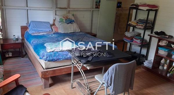 Terrain de loisir, pente douce, carbet, atelier, crique