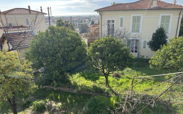 Maison à vendre    7 pièces • 202,45 m2 Nice