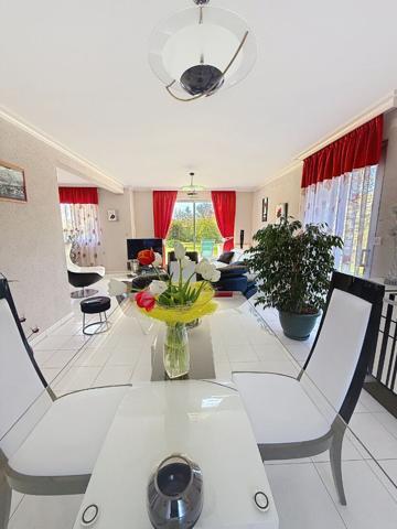 Belle maison d'architecte à vendre à 2min d'Angers Les Justices - Vie de plain-pied et jardin paysagé