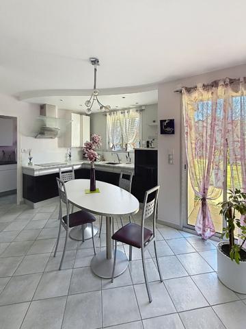 Belle maison d'architecte à vendre à 2min d'Angers Les Justices - Vie de plain-pied et jardin paysagé