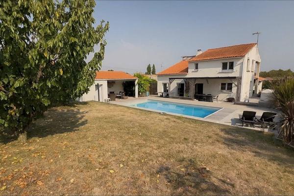 Demeure familiale d’exception ,Charme & volumes à Andilly