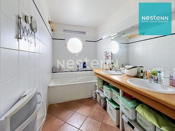 RARE - LEUCATE VILLAGE NATURISTE - VILLA T5 AVEC GARAGE ET PLACES DE PARKING