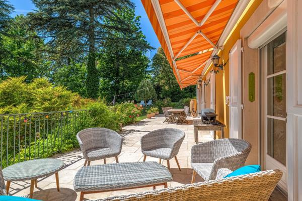 Vente Maison contemporaine Sainte-Foy-lès-Lyon 9 Pièces 338 m²