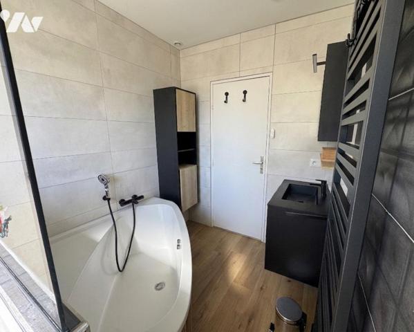 MAISON D'ARCHITECTE SEMI PLAIN-PIED 110 M2 MONTBELIARD