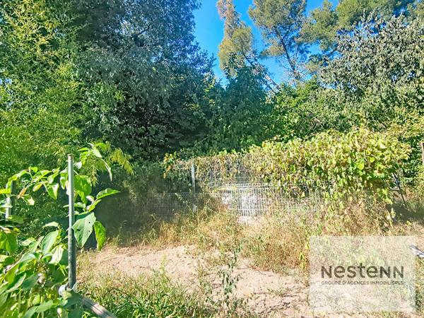 Terrain constructible arboré de plus de 1200m2 - Secteur privilégié de Castelnau Le Lez