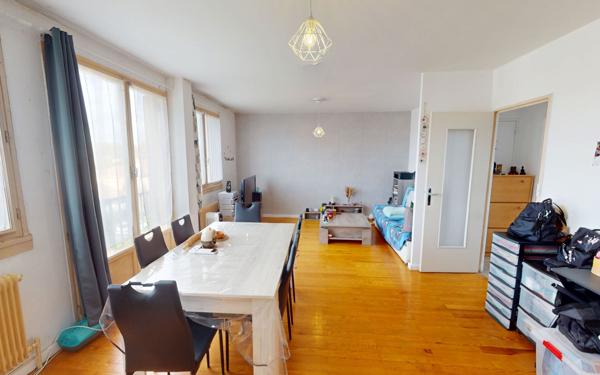 Appartement à vendre    3 pièces • 55,74 m2 Vaulx-en-Velin