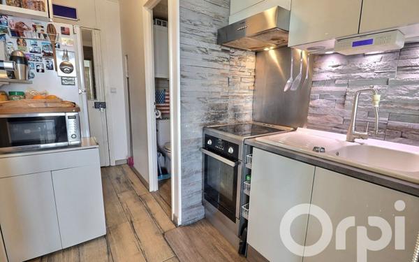 Appartement à vendre    2 pièces • 27,82 m2 Paris 19