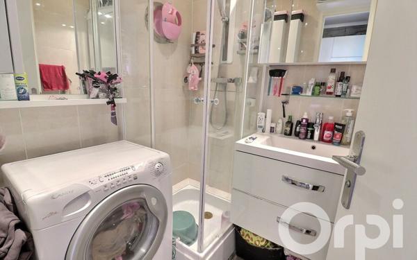 Appartement à vendre    2 pièces • 27,82 m2 Paris 19