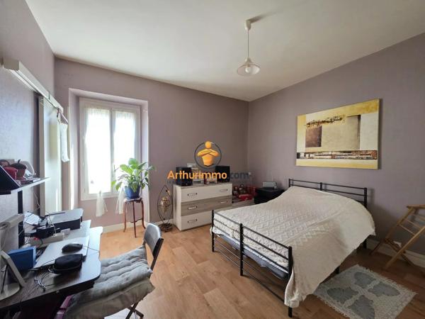 Vente                                                      Maison
                        
                     8 pièces                      144 m2                     à Tarbes