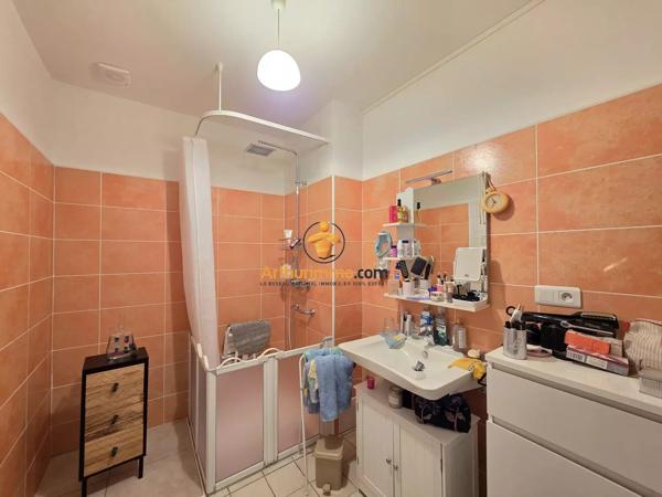 Vente                                                      Maison
                        
                     8 pièces                      144 m2                     à Tarbes